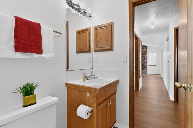 9 Apache Plume Road, Los Lunas, NM 87031