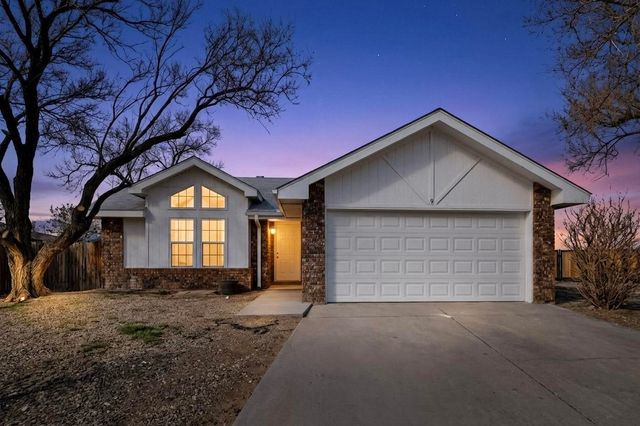 9 Apache Plume Road, Los Lunas, NM 87031