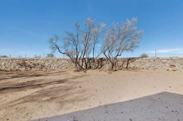 9 Apache Plume Road, Los Lunas, NM 87031