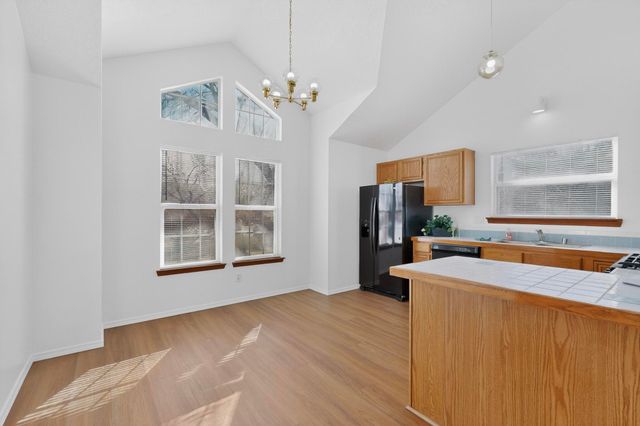 9 Apache Plume Road, Los Lunas, NM 87031