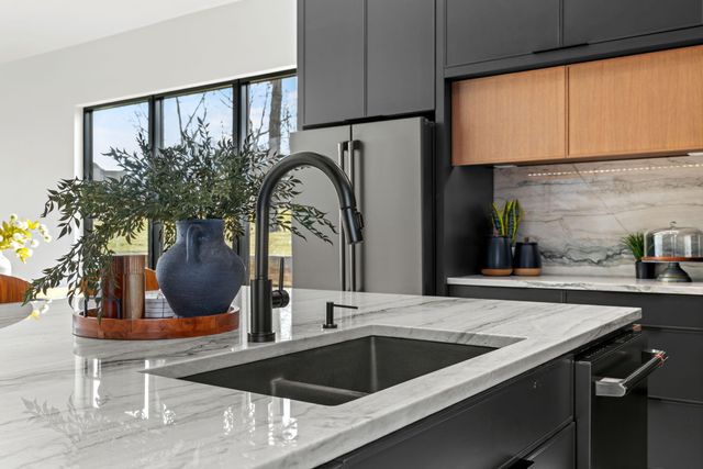 861 Bantry Court, Nixa, MO 65714