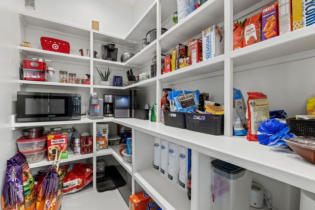 861 Bantry Court, Nixa, MO 65714