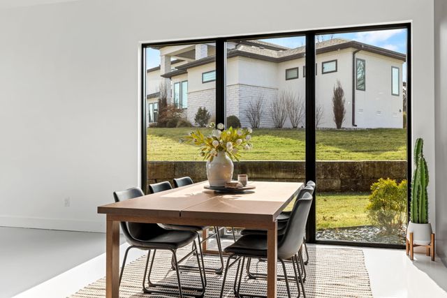 861 Bantry Court, Nixa, MO 65714