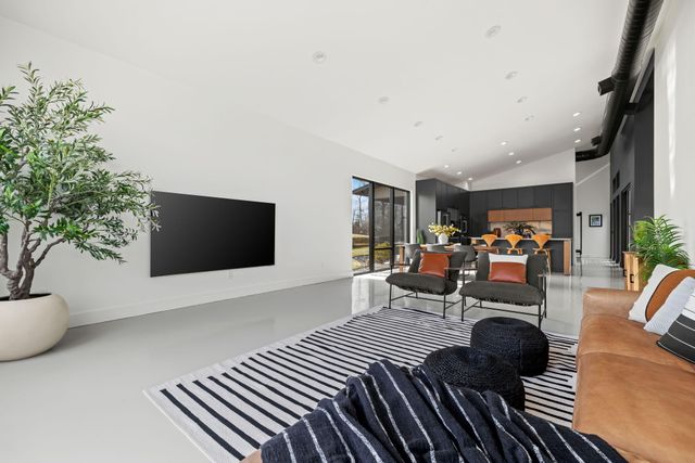 861 Bantry Court, Nixa, MO 65714