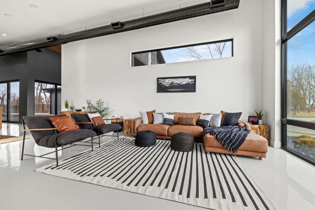 861 Bantry Court, Nixa, MO 65714