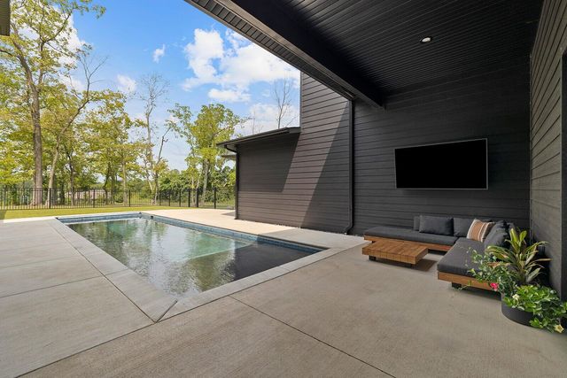 861 Bantry Court, Nixa, MO 65714