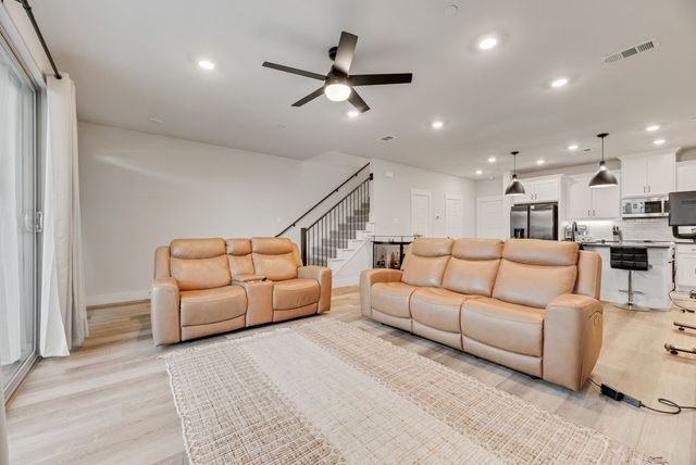 2610 La Cala Drive, Grand Prairie, TX 75054