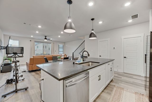 2610 La Cala Drive, Grand Prairie, TX 75054