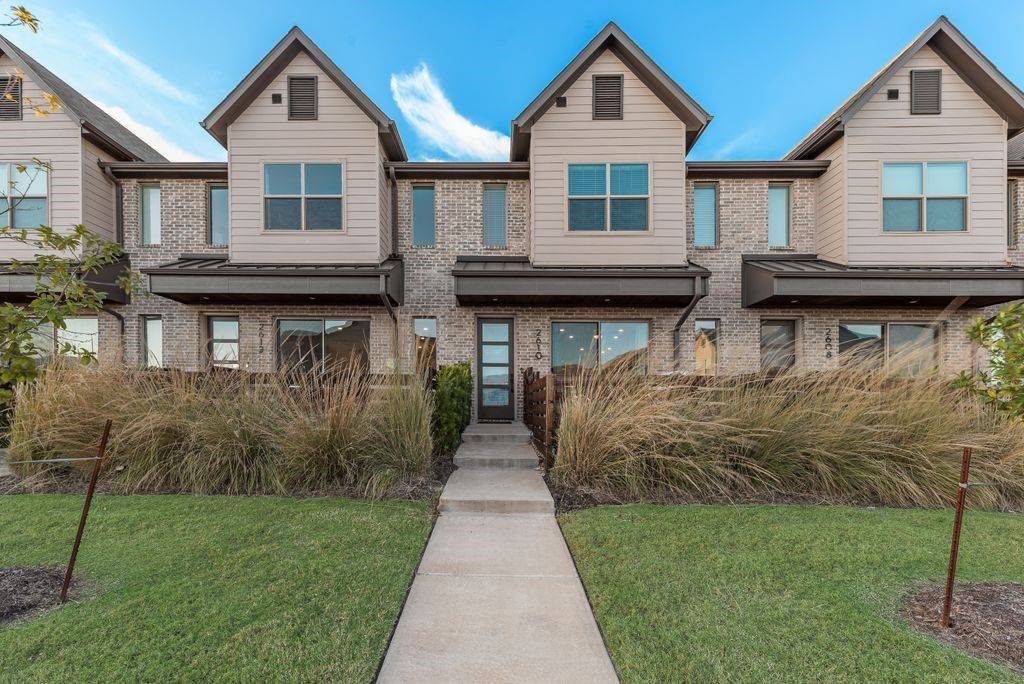 2610 La Cala Drive, Grand Prairie, TX 75054