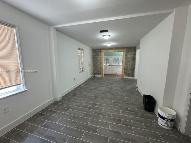 611 NE 86 st, Miami, FL 33138