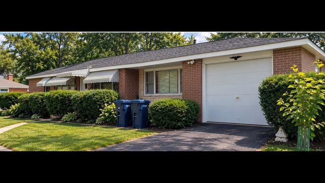 20821 DOGWOOD Street, Deerfield, IL 60015