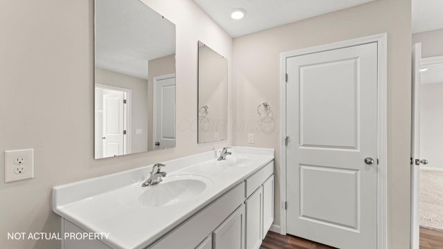 5983 Pitch Pine Drive, Canal Winchester, OH 43110