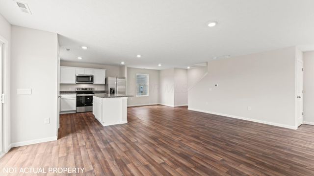 5983 Pitch Pine Drive, Canal Winchester, OH 43110