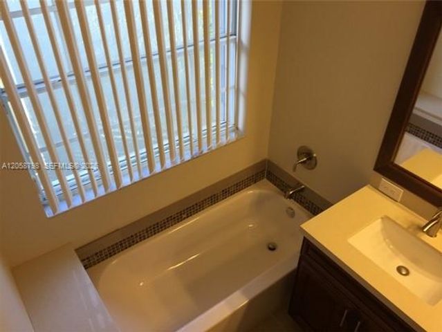 818 Garnet Circle, Weston, FL 33326