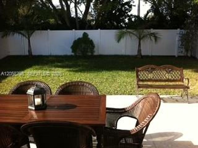 818 Garnet Circle, Weston, FL 33326