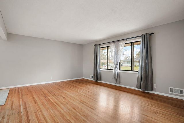 6236 Major Avenue N, Brooklyn Center, MN 55429