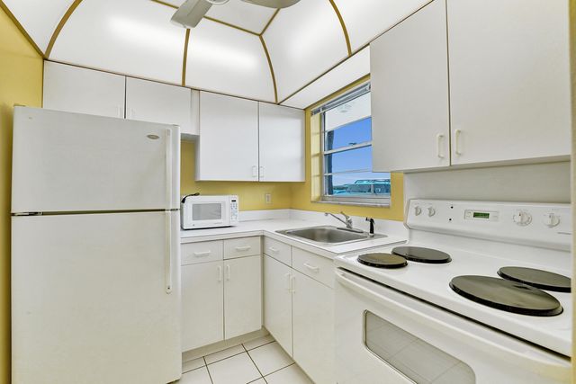 2551 W Golf Boulevard 108, Pompano Beach, FL 33064