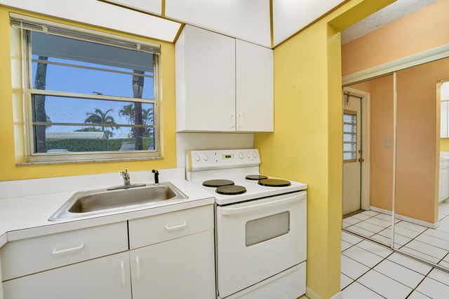 2551 W Golf Boulevard 108, Pompano Beach, FL 33064