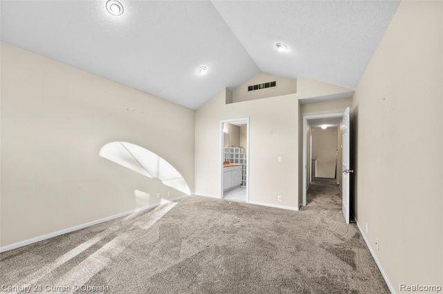 5237 Royal Vale Lane, Dearborn, MI 48126