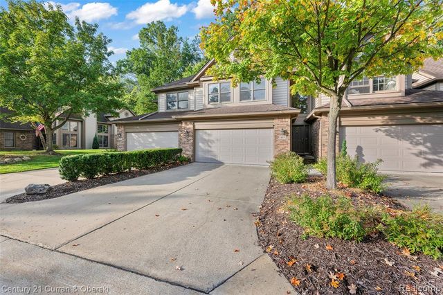 5237 Royal Vale Lane, Dearborn, MI 48126