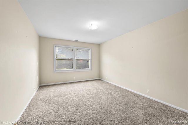 5237 Royal Vale Lane, Dearborn, MI 48126