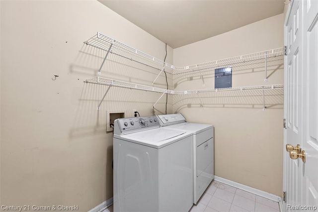 5237 Royal Vale Lane, Dearborn, MI 48126