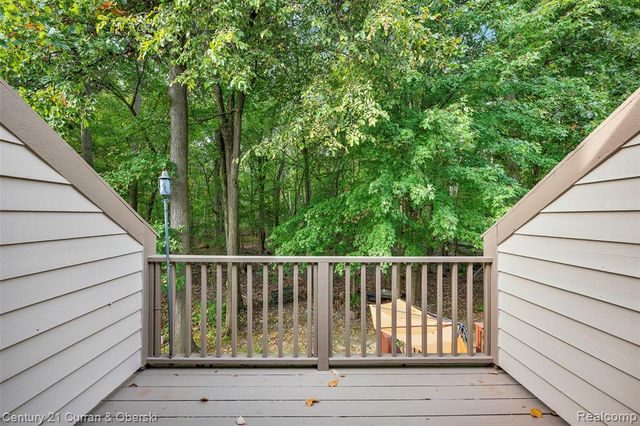 5237 Royal Vale Lane, Dearborn, MI 48126
