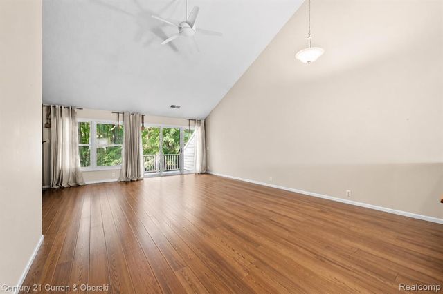 5237 Royal Vale Lane, Dearborn, MI 48126