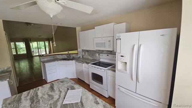 5237 Royal Vale Lane, Dearborn, MI 48126