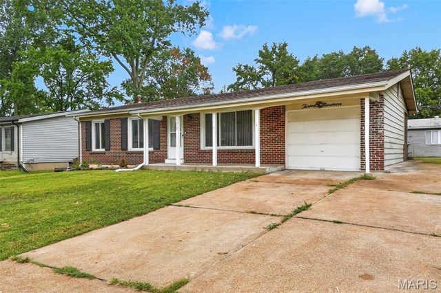 1319 Coppergate Lane, Spanish Lake, MO 63138