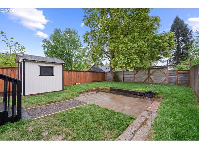 6023 N AMHERST St, Portland, OR 97203