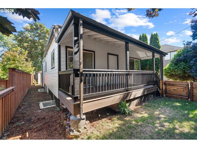 6023 N AMHERST St, Portland, OR 97203