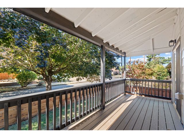 6023 N AMHERST St, Portland, OR 97203