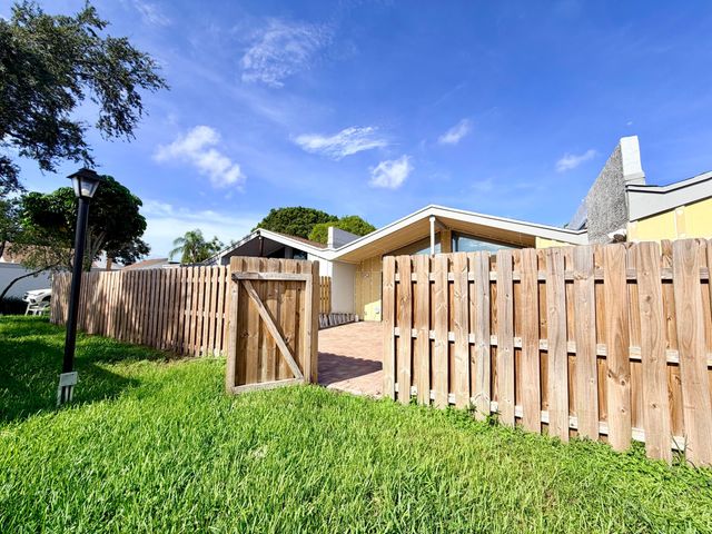 1720 NW 73rd Avenue, Plantation, FL 33313