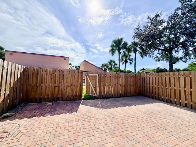1720 NW 73rd Avenue, Plantation, FL 33313