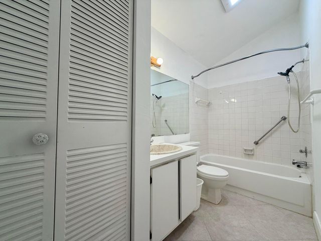 1720 NW 73rd Avenue, Plantation, FL 33313