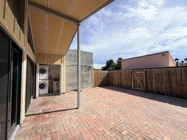 1720 NW 73rd Avenue, Plantation, FL 33313