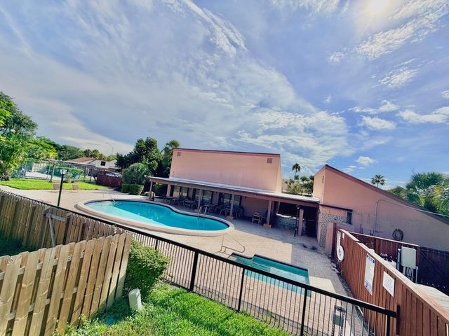 1720 NW 73rd Avenue, Plantation, FL 33313