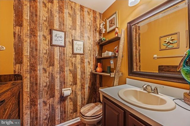 1202 WHARTON RD, Mount Laurel, NJ 08054