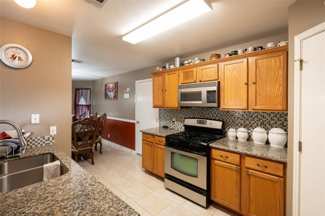 127 Meadow WAY, Cedar Creek, TX 78612