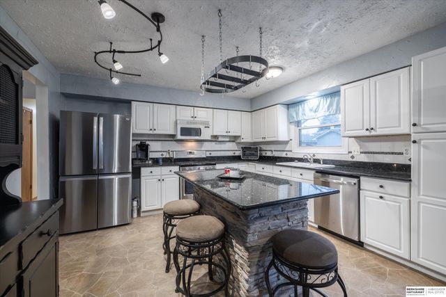 5830 S 152nd Avenue, Omaha, NE 68137