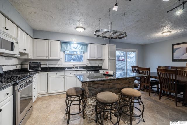 5830 S 152nd Avenue, Omaha, NE 68137