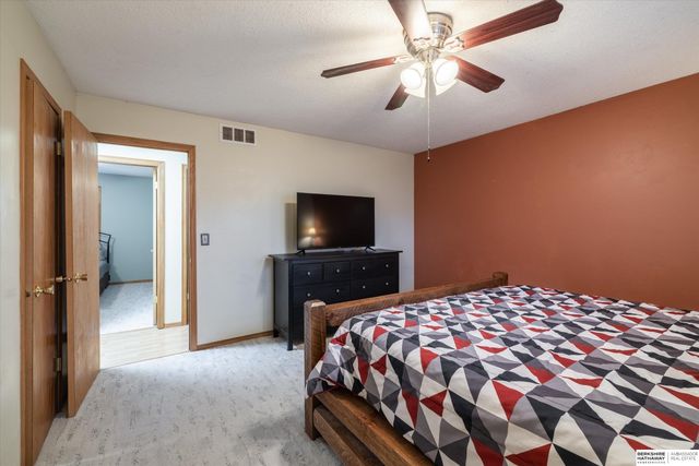 5830 S 152nd Avenue, Omaha, NE 68137