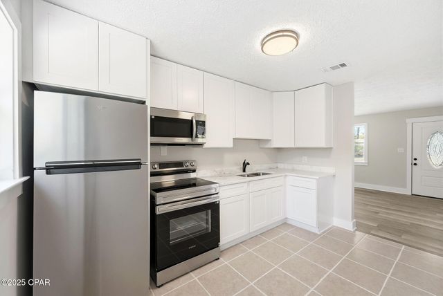 2204 Edgewood Drive, Panama City, FL 32405