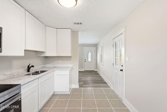 2204 Edgewood Drive, Panama City, FL 32405