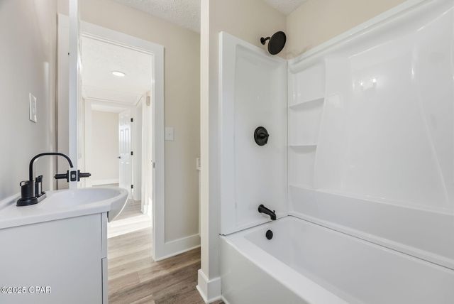 2204 Edgewood Drive, Panama City, FL 32405