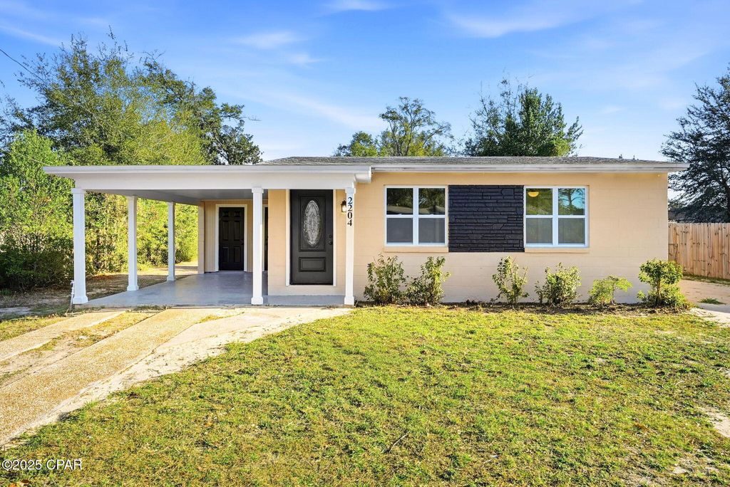 2204 Edgewood Drive, Panama City, FL 32405