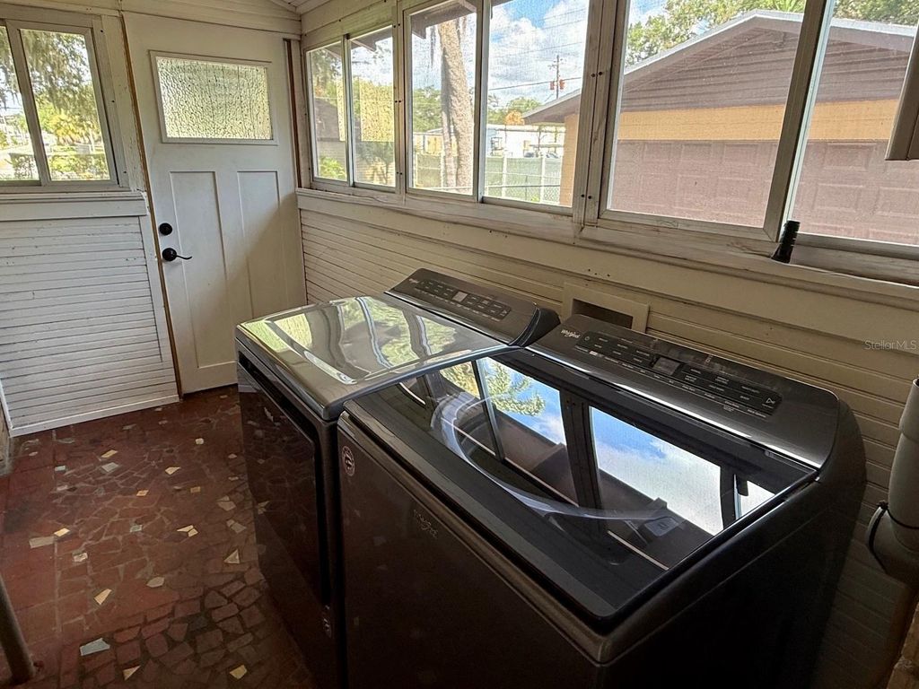 Image 23 of property listing at 1410 ELGIN STREET, Lakeland, FL 33801