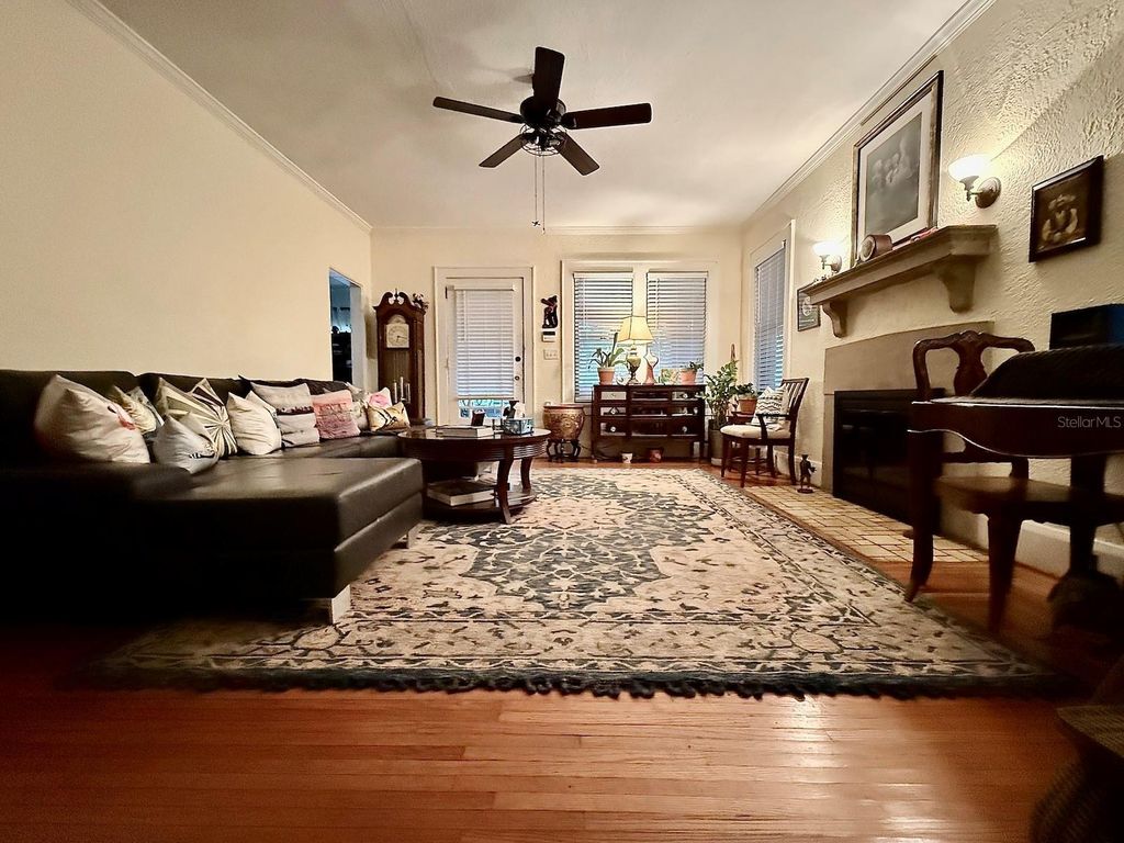 Image 9 of property listing at 1410 ELGIN STREET, Lakeland, FL 33801