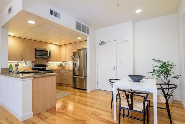 88 Bush Street 3203, San Jose, CA 95126